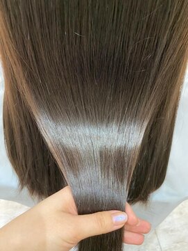 アルーシェ 平井(Alushe) Aujuaトリートメント『Alushe平井』