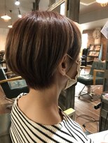 ヘアーデザイン ディードット(Hair design D.)&nbsp;耳かけショートボブ10代/20代/30代
