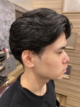 銀座マツナガ 神田店 今流行り!10~30代ツーブロセンターパート黒髪ナチュラル