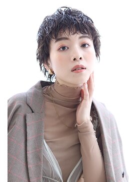 アルベロ(albero) くせ毛風パーマ×ショートウルフ×グレーベージュ×20代30代40代