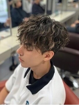 キングオブヘア バイ ノイズ 梅田茶屋町店(KING of hair by NOISM) マッシュスパイラルパーママッシュウルフメンズ髪型センター分け