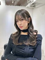 前髪ありワイドバンググレージュ美髪レイヤーカット髪質改善