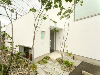 HAIR&ESTHE KAHIMI【ヘアーアンドエステ　カヒミ】