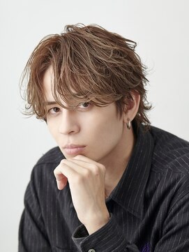 レガシー(REGASEA) スパイラルパーマ シャドウパーマ ハイトーン センターパート