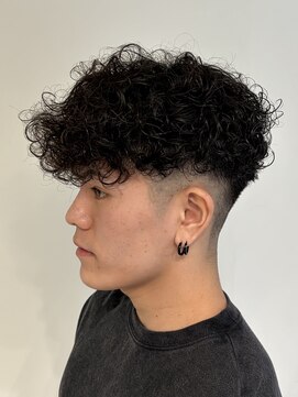 ニアウ 伊勢崎連取店(Niau) MEN’S HAIR/波巻きツイストスパイラル/リバースセンターパート