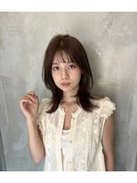 リリアーナ(LILIANA)&nbsp;レイヤー　レイヤーカット　くびれミディ　ミディアムレイヤー