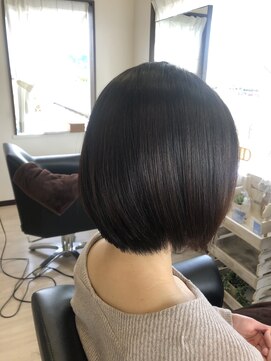 コア フィール ア デイ(COIFFURE A DAY) 【見附今町M3D】さらさらボブ
