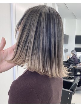 アライブ キチジョウジ(ALIVE Kichijoji) エアータッチバレイヤージュ白髪ぼかし/ケアブリーチハイライト