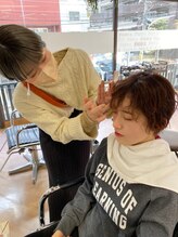 ◇松本　華◇魅力を引き出すメイクが最大の武器☆☆ヘアはブリーチを使ったハイトーンカラーを得意とする。