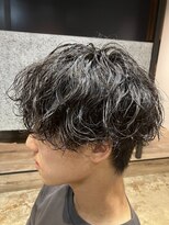 ニト(nito.)&nbsp;ラフ波巻きパーマ　束間　マッシュパーマ　ハイライト