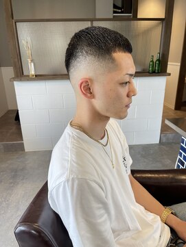 西本整髪 クロップ　スキンフェード