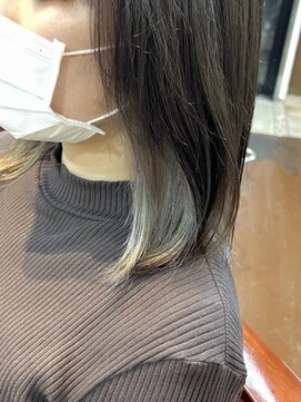 トロワ(Trois) インナーカラー×ホワイトシルバー