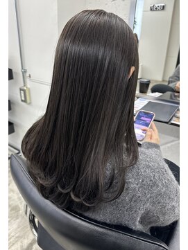 プレイ(PLAY) 低彩度グレージュ×ゆるレイヤー