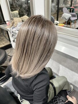 ホリー(HOLLY) ベージュバレイヤージュ