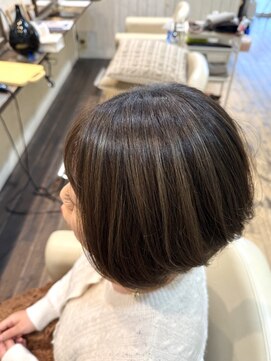 サイン(SIGN) ショートボブ 30代40代50代 グレージュ 白髪ぼかしハイライト