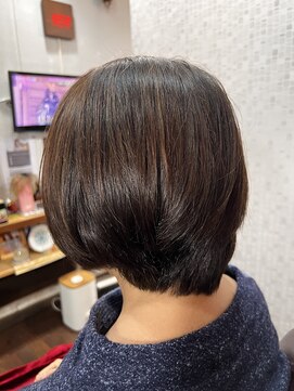 ヘアーズフェロー(Hair's Fellow) ショートのグラデーションボブ