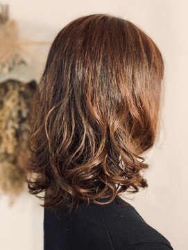 サンジュウナナドシー 大宮東口店(37.0℃) ミディアムパーマ