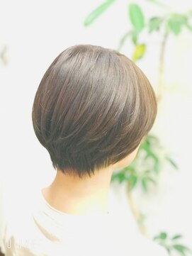 オロ(ORO) 【ORO】オフィスで目を引くショートボブ　さがら