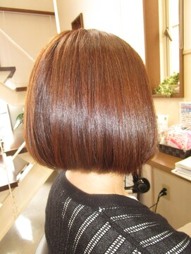 コアフィールフィス(COIFFURE fils) 癖をカバーする襟足ギリギリボブ