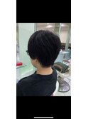 骨格に合わせたショートヘアー