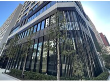 ［入口］ホテルの様なこだわり抜かれたロゴが目印◎[馬車道/日本大通り/ショート/ショートボブ/髪質改善]