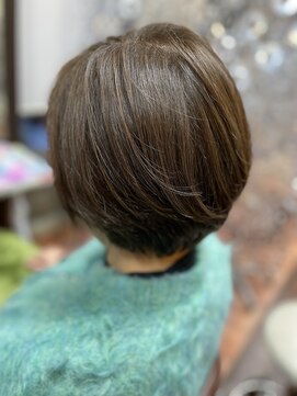 ヘアルーム モア(hair room More) 50代女性　白髪ぼかしハイライト