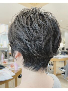 ユウ 香久山店(U) 【UHair】大人ショート/30代40代50代ミセス/白髪ぼかし