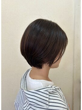 ココカラヘアー プラス(cococara‐hair plus) 丸みショート/耳掛けショート/オリーブグレージュ/艶感