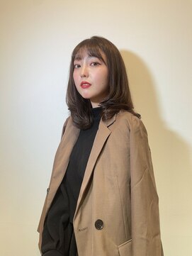 レヴィア(REVIA) レディースおとなレイヤースタッフ内巻きブラウン