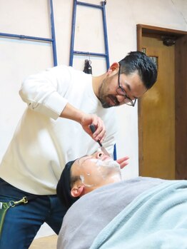 デニム(DENIM)の写真/【住吉】21時まで受付◎ひげや眉のスタイリングで第一印象が変わる◎清潔感×好感度UP♪