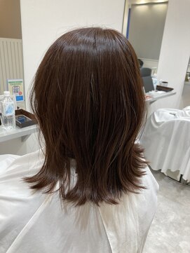 リラ(Rira) ピンクブラウン×くびれボブ