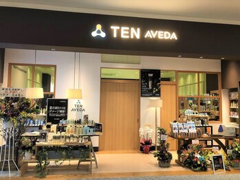 テン アベダ ららぽーと名古屋みなとアクルス店(TEN AVEDA)の写真/明るく、元気で笑顔なスタッフがお客様に喜んで頂けるようにポリシーを持ってお出迎えします！