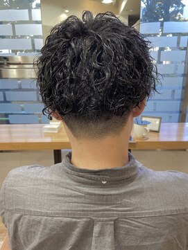 ヴィサージュクルー(VISAGE crew) ワイルドな印象になりたい方おすすめ！ツイストスパイラルパーマ