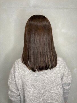 フェアリーテール 高坂店 透け感×やわらかブラウンの艶めきワンカールミディ