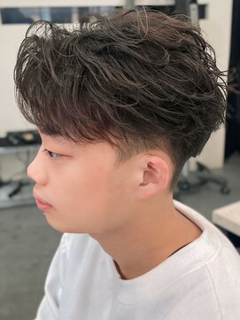 バース バイ ハピネス(BIRTH by happiness) 奈良men'sツイストフェザーパーマフェザーショート