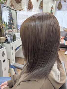 酸性ストレート【髪質改善】【西武新宿駅】【駅近徒歩１分】