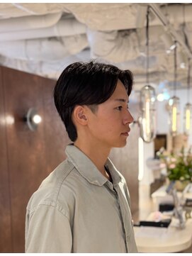 ウノプリールヴァモス(unopulir Vamos) センターパート襟足あり