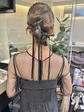 ケンジ 横浜(KENJE) ツインアレンジ/シニヨン/タイトヘア/お呼ばれヘア/結婚式