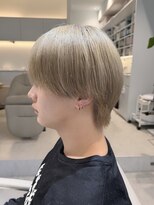 ノラ ウメダ(NORA UMEDA)&nbsp;韓国ヘア　シルバーアッシュベージュ×シースルーマッシュ