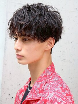ルーシー 名古屋栄(LUCEY) センターパートニュアンスパーマフェザーパーマ波巻きパーマ