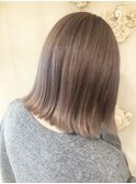 ホワイトアッシュ × ボブ 切りっぱなし