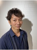 外ハネを強調したメンズツーブロのMIXスパイラルパーマ