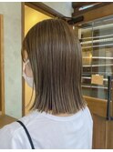 透明感オリーブベージュ切りっぱなし外ハネロブ"