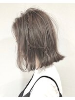 ヲタク(wotaku.)&nbsp;グレージュダブルカラーケアブリーチ透明感カラー切りっぱなし