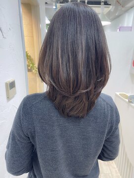 ミッシェル アフロート(michelle afloat) Curvesの立体カーブカット。Cカーブレイヤーで重さを削る。