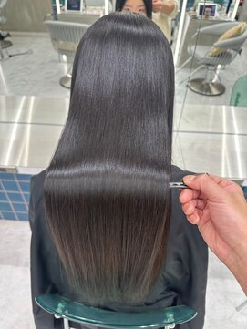 ロンドルーチェ 心斎橋(Lond luce) ダークアッシュ/ミディアムレイヤーカット［髪質改善/縮毛矯正］