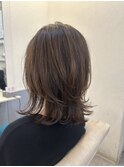 動きたっぷりの軽めレイヤースタイル