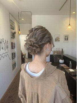 ポーズサロン(PAUSESALON) ふわふわシニヨン