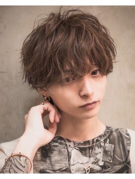 アットラブ バイ ベル(at'LAV by Belle) メンズ大人気スタイル！前髪長めのマッシュパーマ