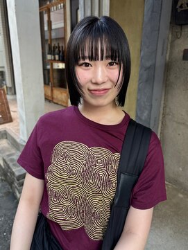 エヴリンアンドペイジ(Evelyn&paige) 暗髪/切りっぱなしボブ【神戸元町/水原】